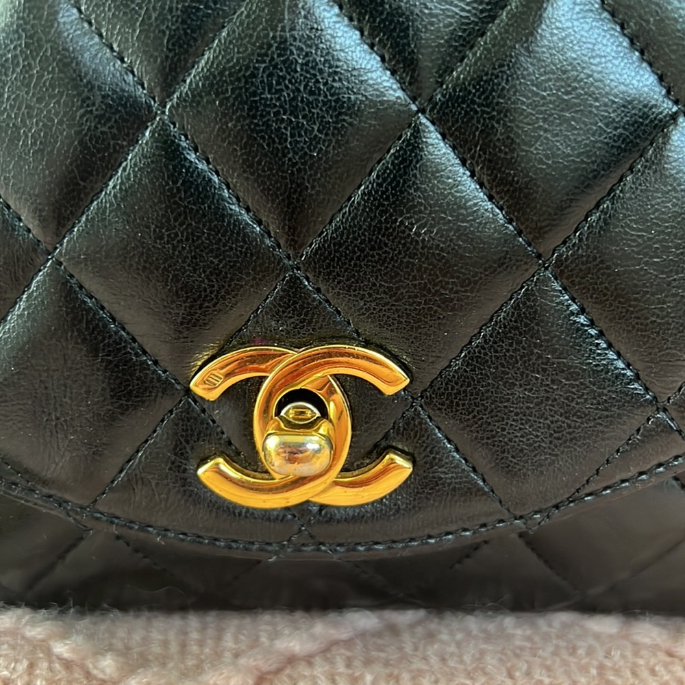 *authentic* Chanel Vintage classic bag - Picture 3 of 7